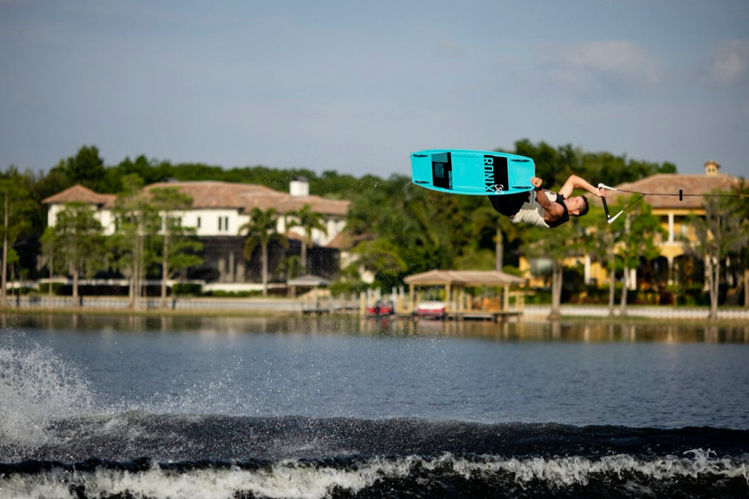Ronix District Wakeboard Package w/ Divide Bindings 2024 - Wakesports Unlimited | Board Grab