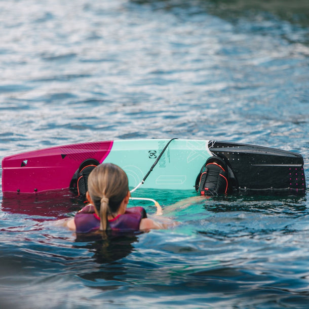 2026 Ronix Krush Wakeboard product video detailing the beginner asymmetrical rail profiles and 3-stage rocker lines.