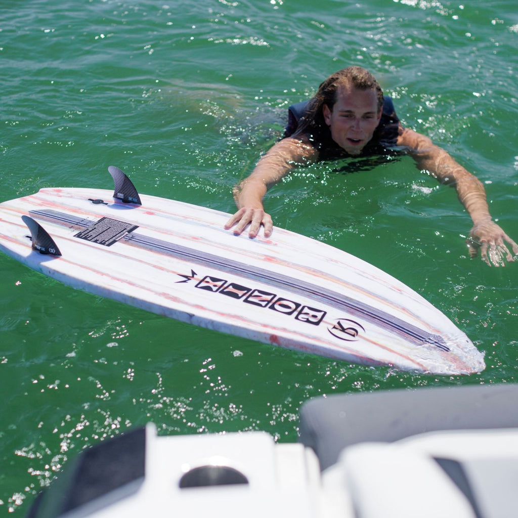 2026 Ronix Atlantik Flyweight Pro product video showcasing tapered rails and ocean-style carving performance.
