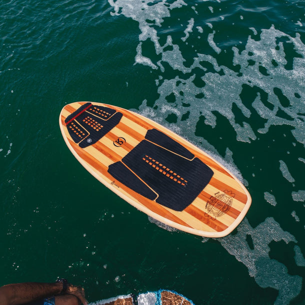 2026 Ronix Blunt Nose Skimmer product video featuring Erik Ruck, Parks Bonifay, and technical specs.