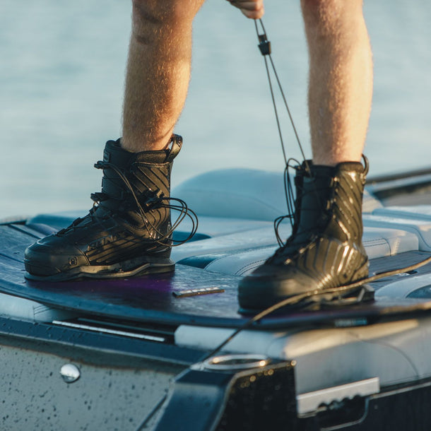 2026 Ronix One Gloss Midnight product video highlighting the Mainframe chassis and Intuition+ liner technology.