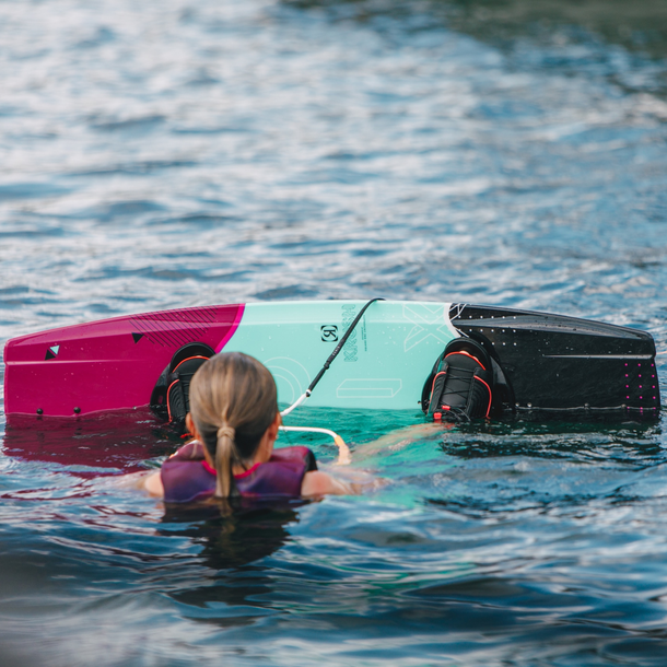 2026 Ronix Women's Krush product video featuring asymmetrical rail technology, beginner tips, and specs.