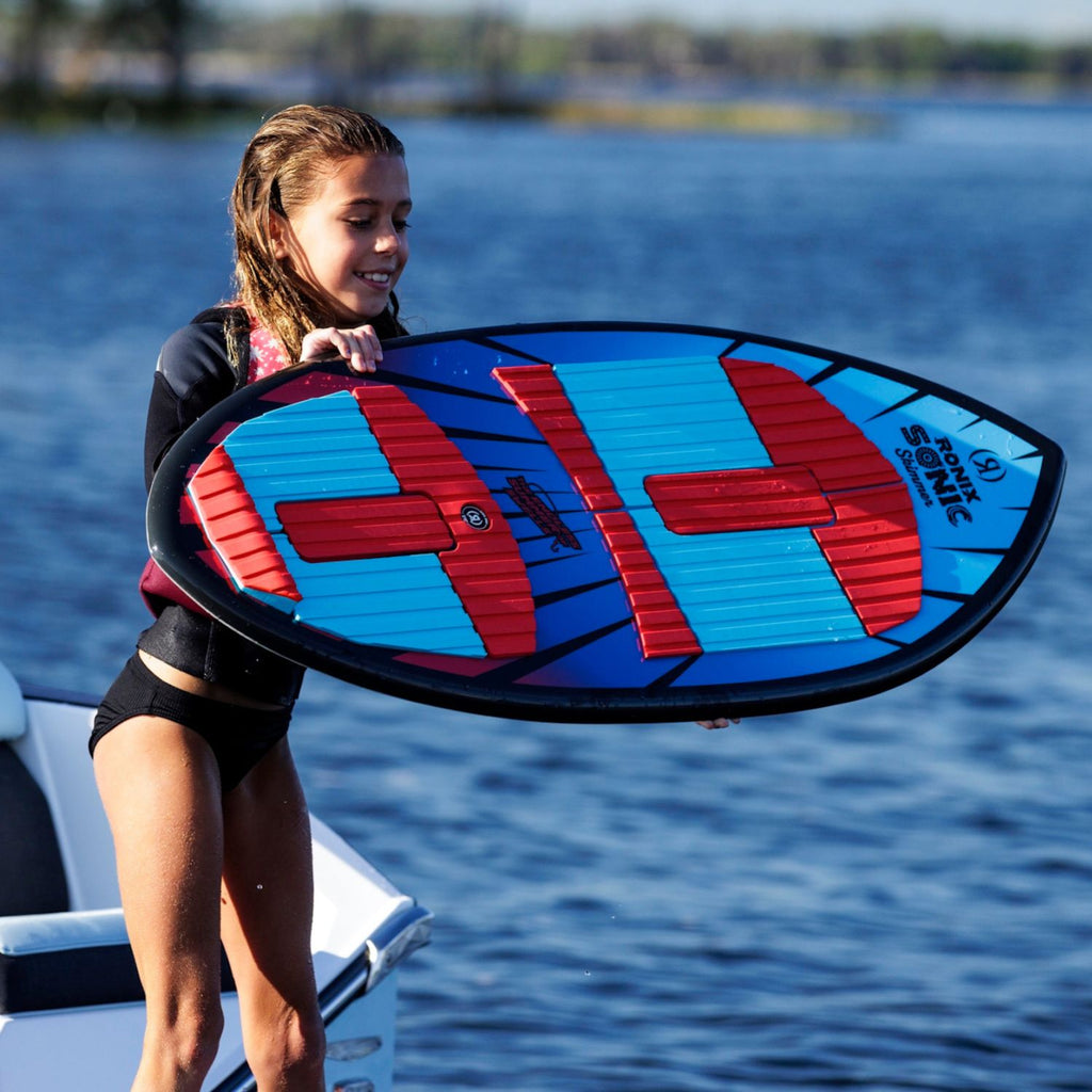 2026 Ronix Kid's Sonic Skimmer video showing youth-specific skim tech, propeller fin bubbles, and action clips.