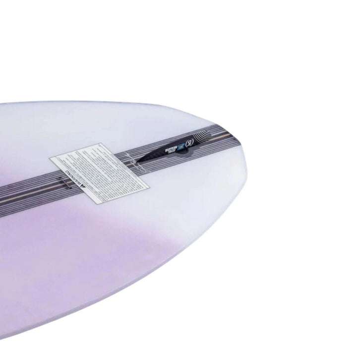 Close-up of the single floating carbon fin and tool-less Button system on the Ronix Aura Skimmer.