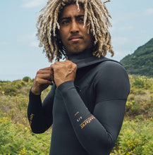 Load image into Gallery viewer, 2024 Manera Seafarer Hybrid 3.2 Wetsuit - Wakesports Unlimited | Front Zip
